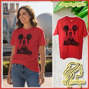 Hanes Disney World - Sz M - authentic Disney Mickey Mouse Merchandise